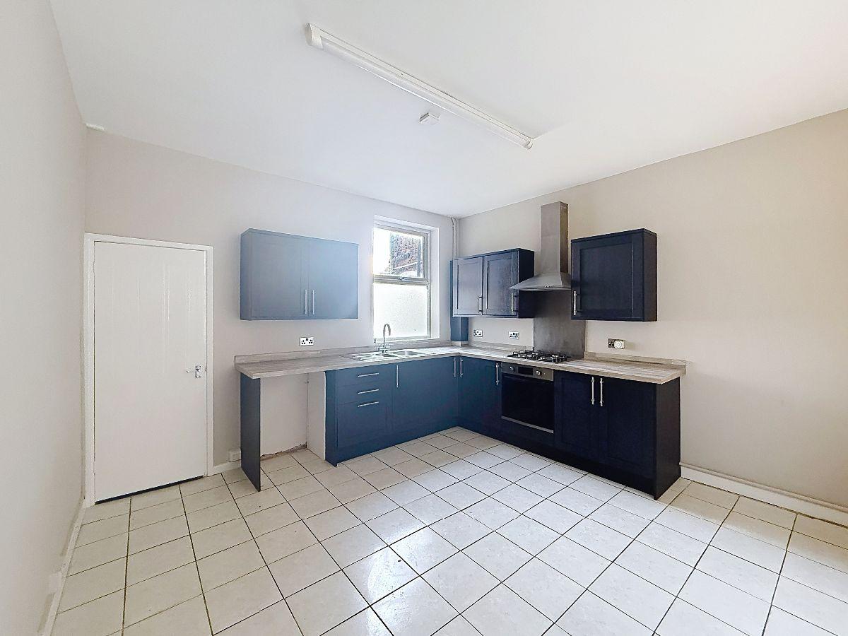 3 bed student house to rent on Victoria Street, Chesterton, ST5 7EW ...