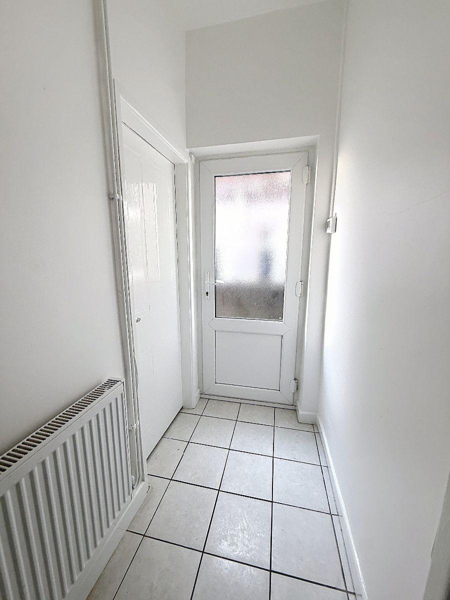 3 bed student house to rent on Victoria Street, Chesterton, ST5 7EW ...