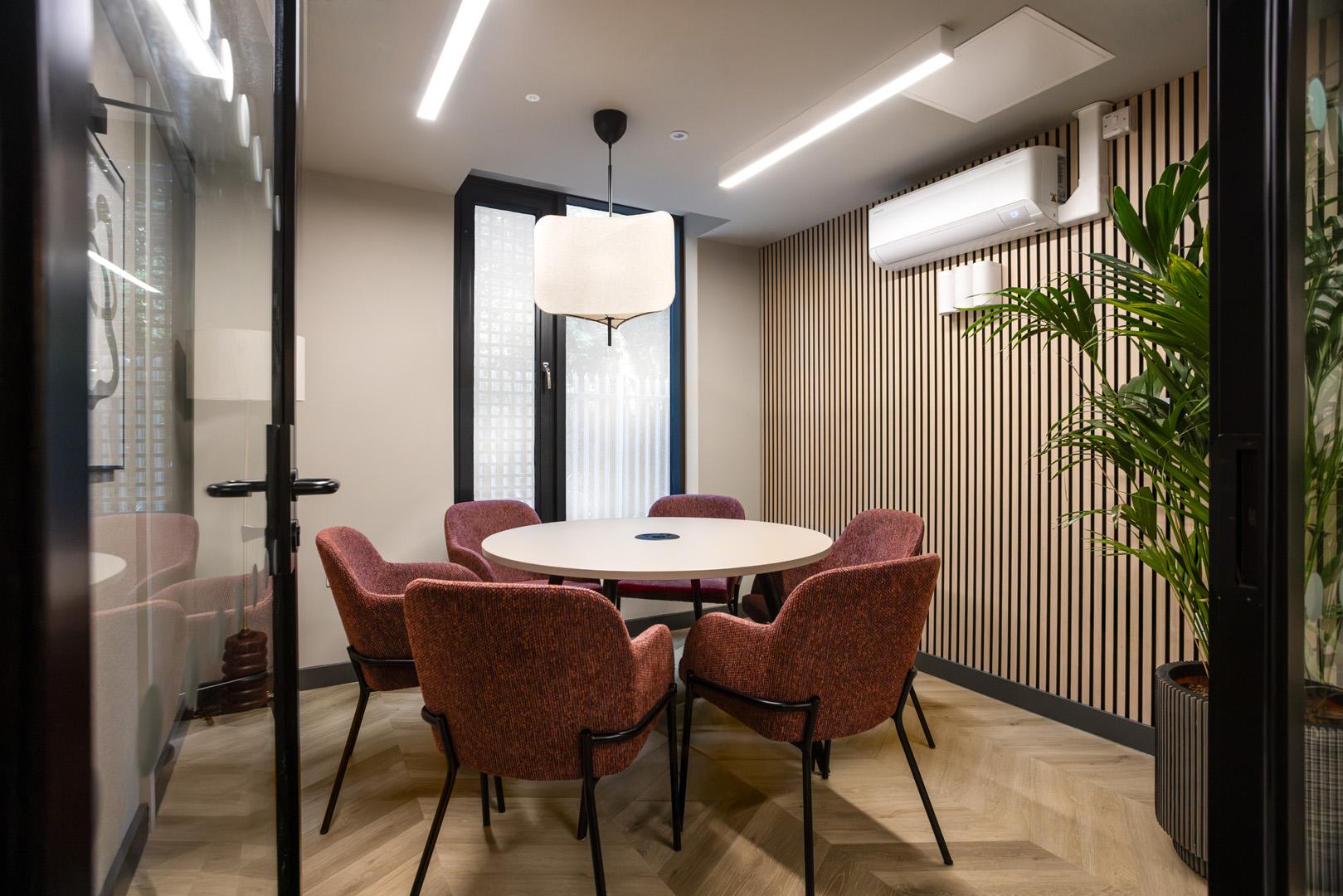 Premium Plus Studio 18