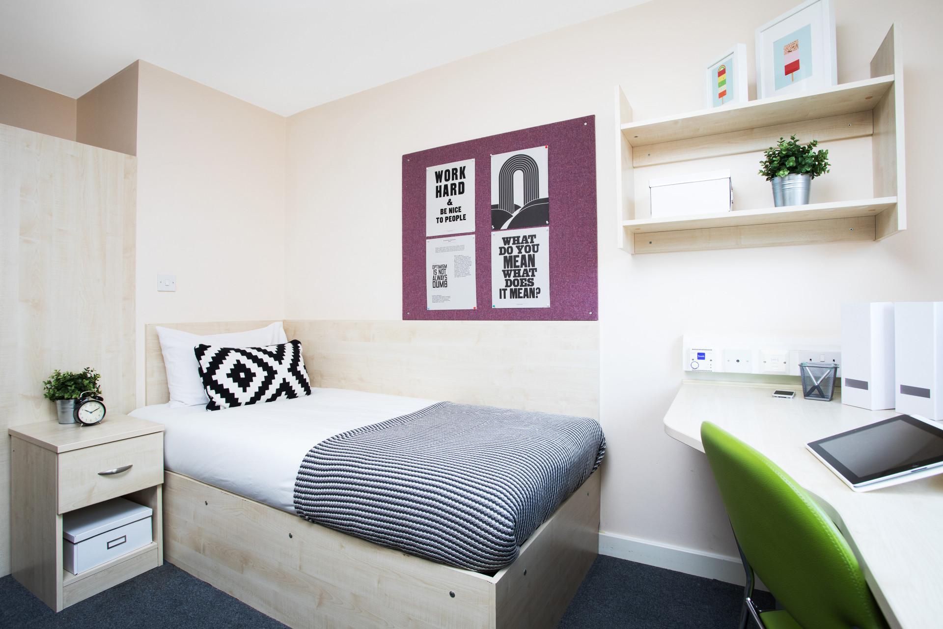 Silver En Suite