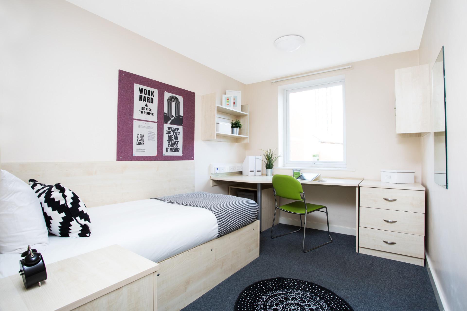 Silver En Suite
