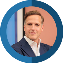 nathan van paesschen headshot